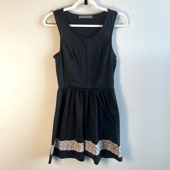 Black Tank Top Dress with White Lace on Bottom Size L - Picture 1 of 5